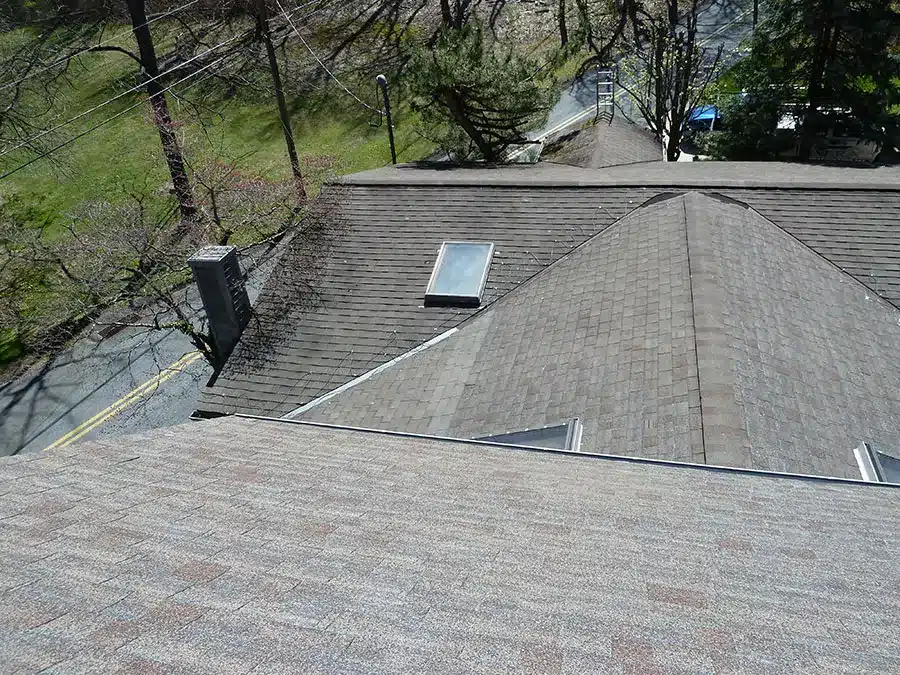 mixed-shingle-roof