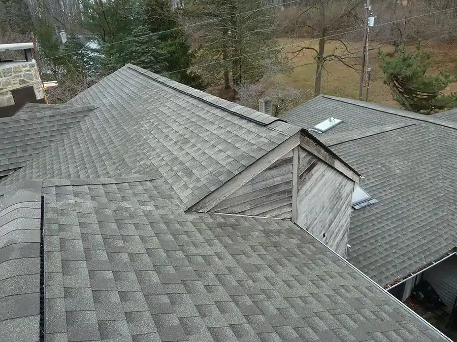 roof-that-needs-new-shingles